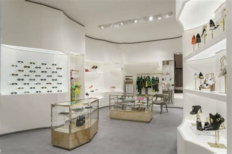 versace store vancouver